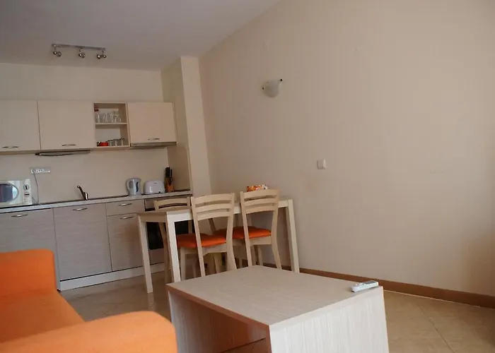 Royal Sun - Sunny Cove Slăntjev Brjag